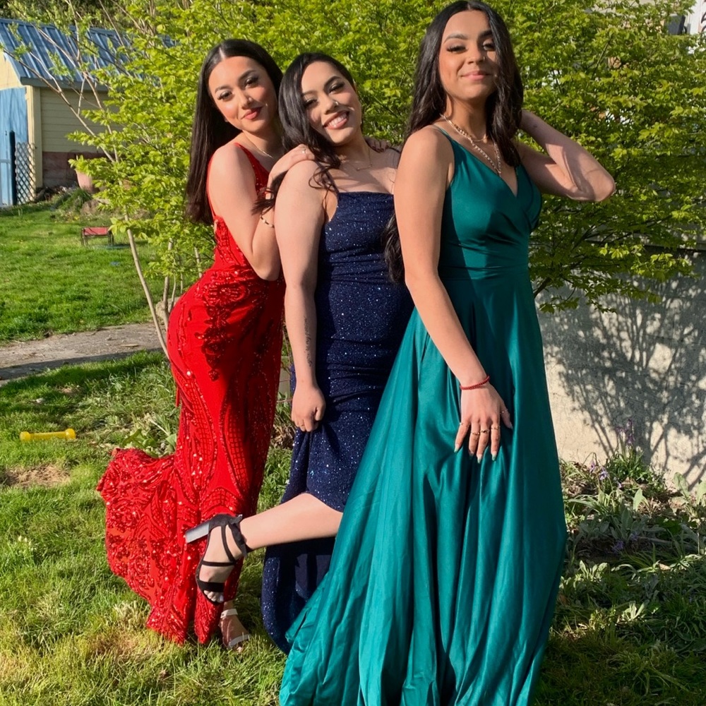 PROM DRESS - Picture 4 of 5